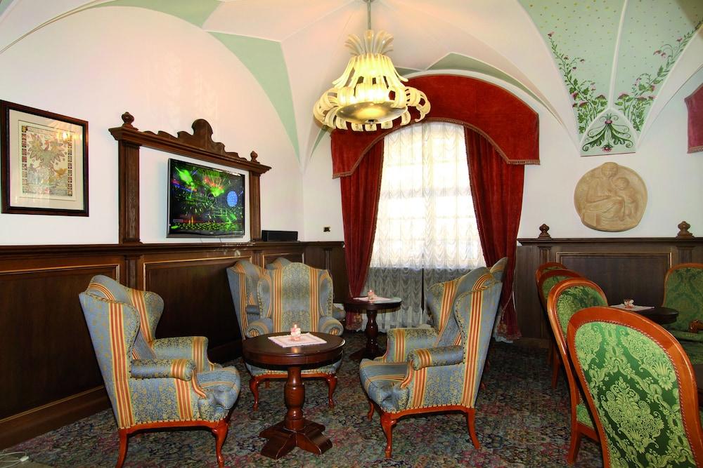 Hotel Dolomiti Schloss Canazei Eksteriør bilde