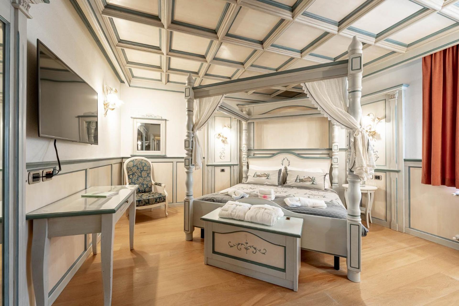 Hotel Dolomiti Schloss Canazei Eksteriør bilde