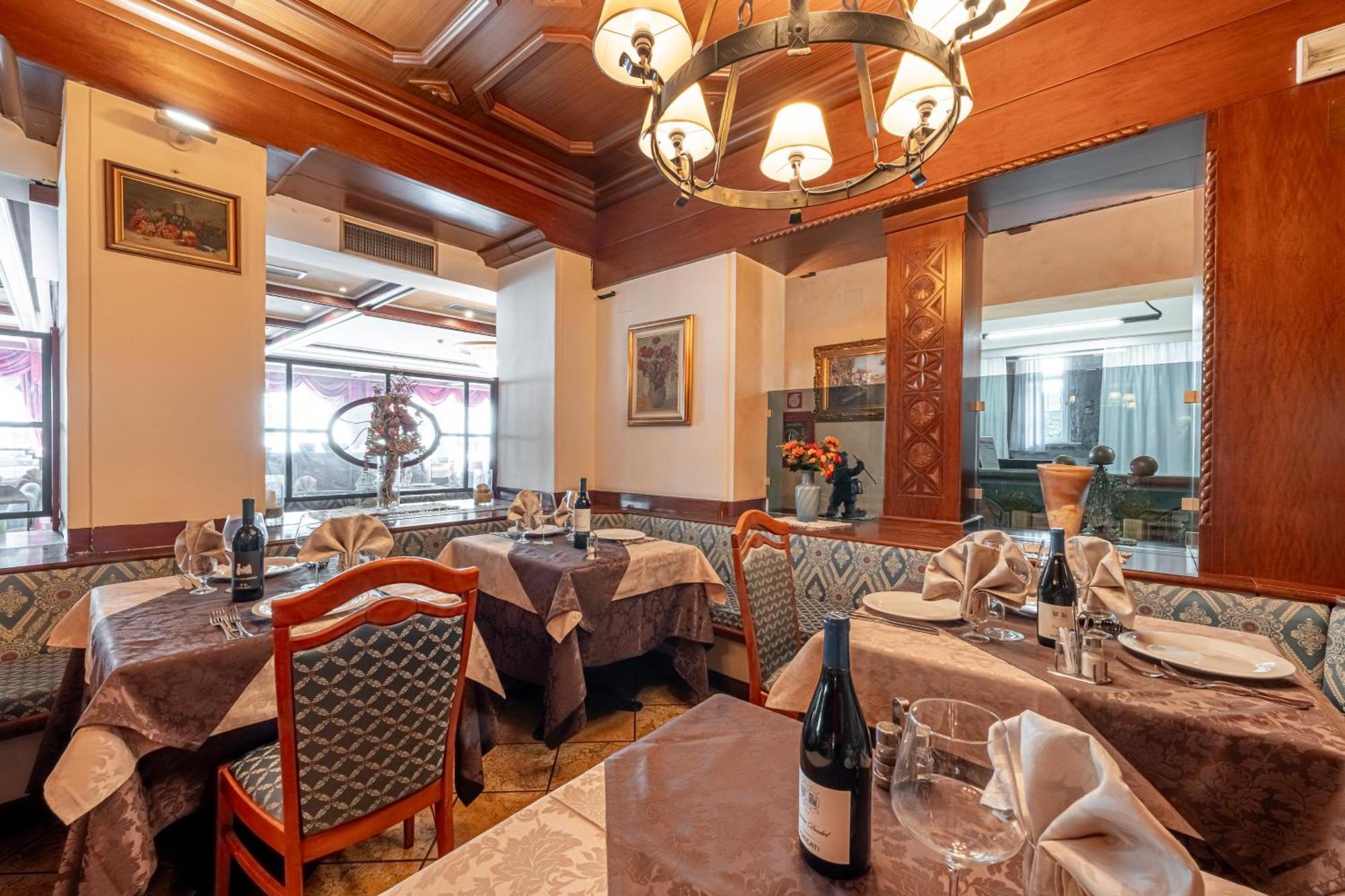 Hotel Dolomiti Schloss Canazei Eksteriør bilde