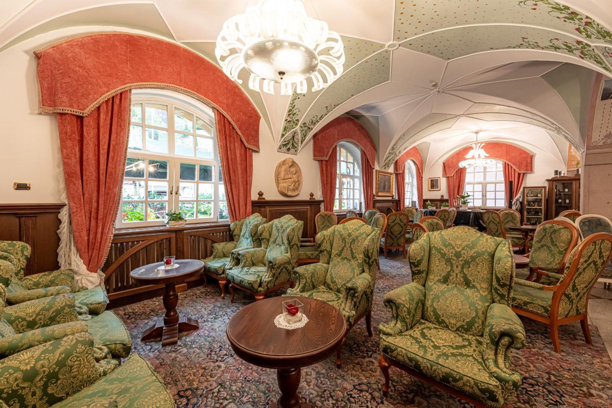 Hotel Dolomiti Schloss Canazei Eksteriør bilde