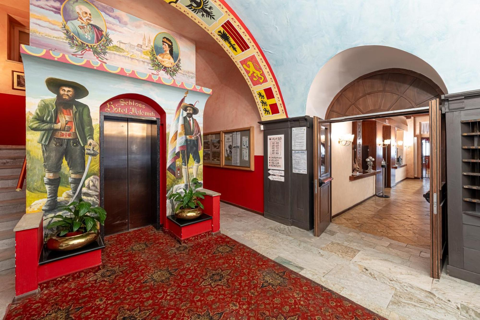 Hotel Dolomiti Schloss Canazei Eksteriør bilde