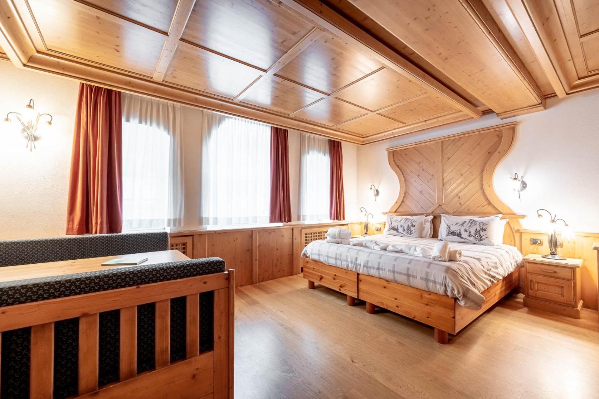 Hotel Dolomiti Schloss Canazei Eksteriør bilde