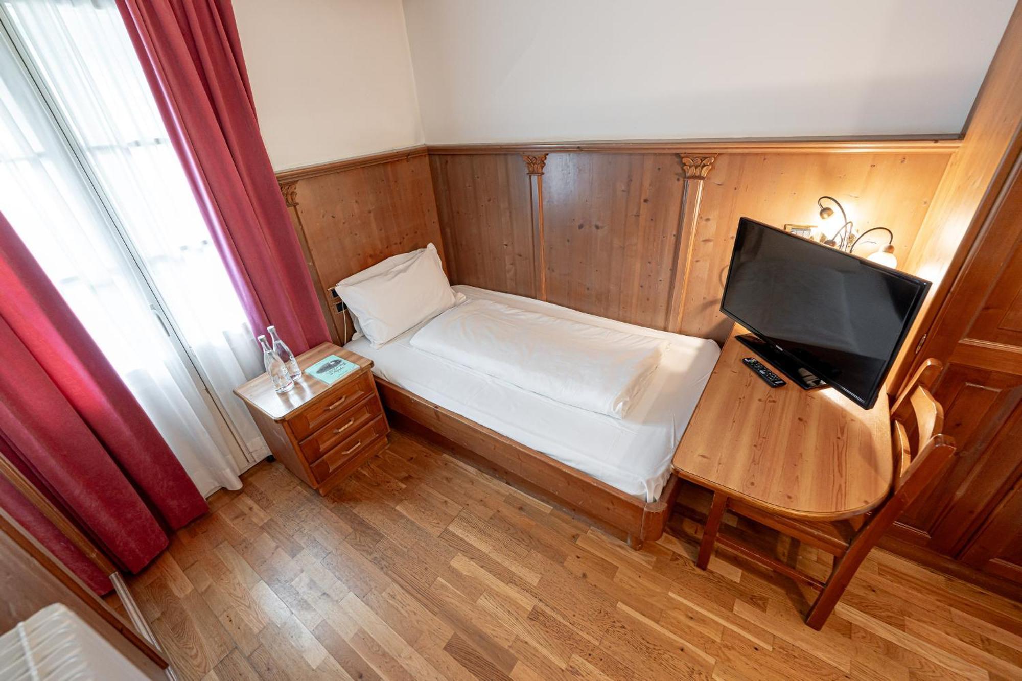 Hotel Dolomiti Schloss Canazei Eksteriør bilde