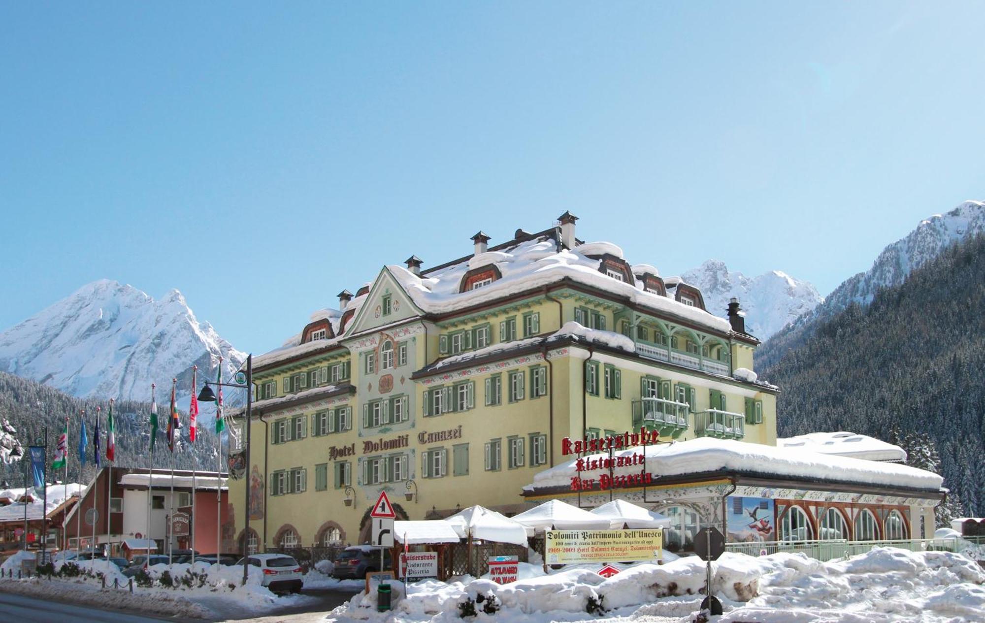 Hotel Dolomiti Schloss Canazei Eksteriør bilde