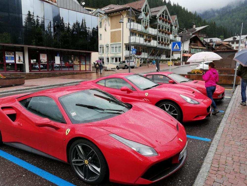Hotel Dolomiti Schloss Canazei Eksteriør bilde