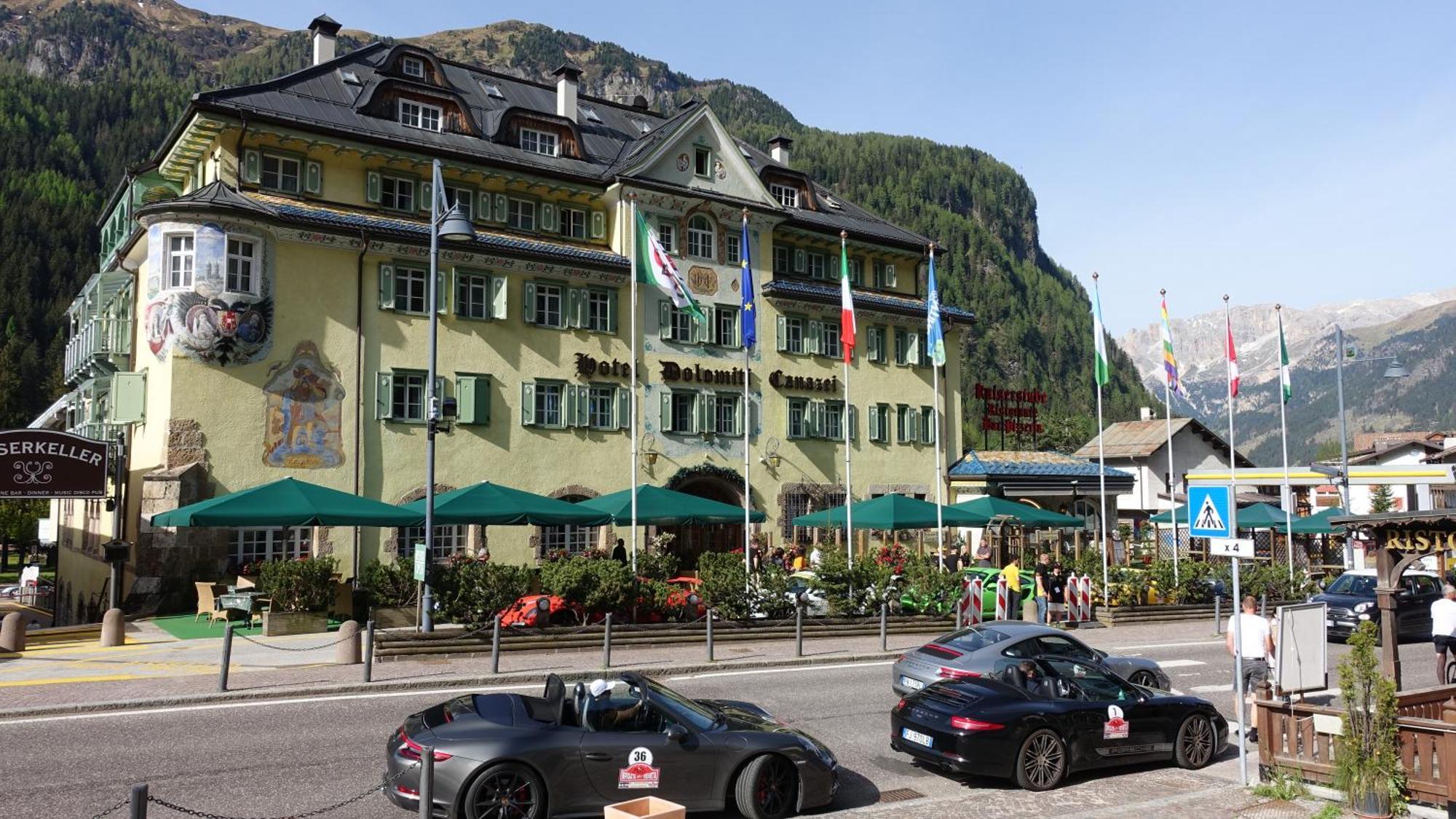 Hotel Dolomiti Schloss Canazei Eksteriør bilde