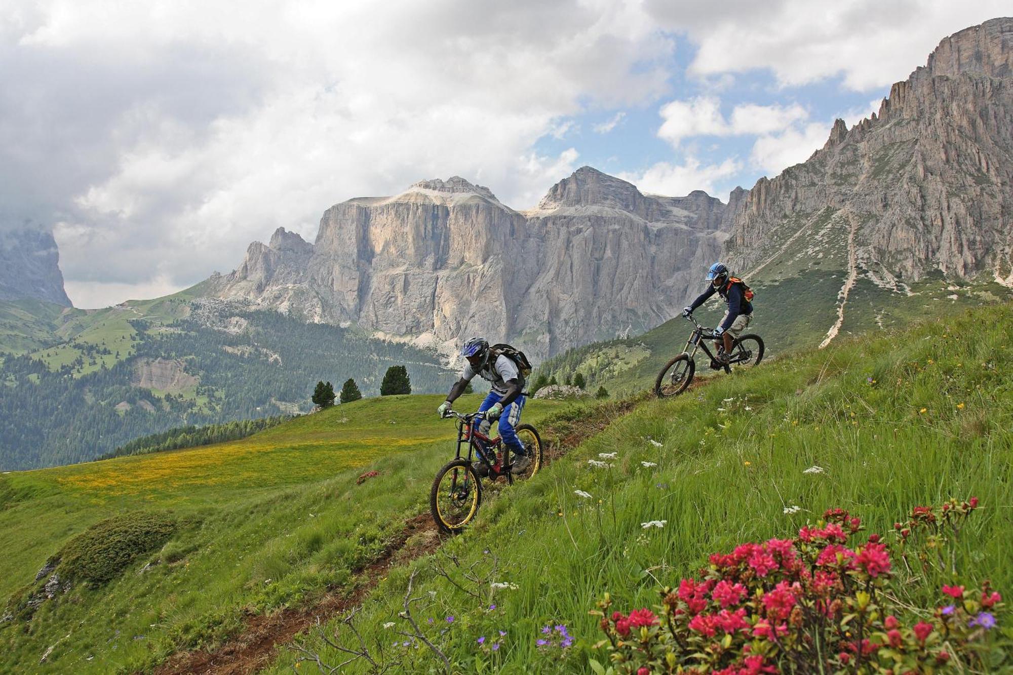 Hotel Dolomiti Schloss Canazei Eksteriør bilde